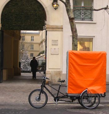 Bicycle in paris