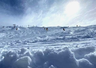 Coronet Peak is in the midst of a three-day spring snow storm with 15cm of fresh snow on Tuesday morning.