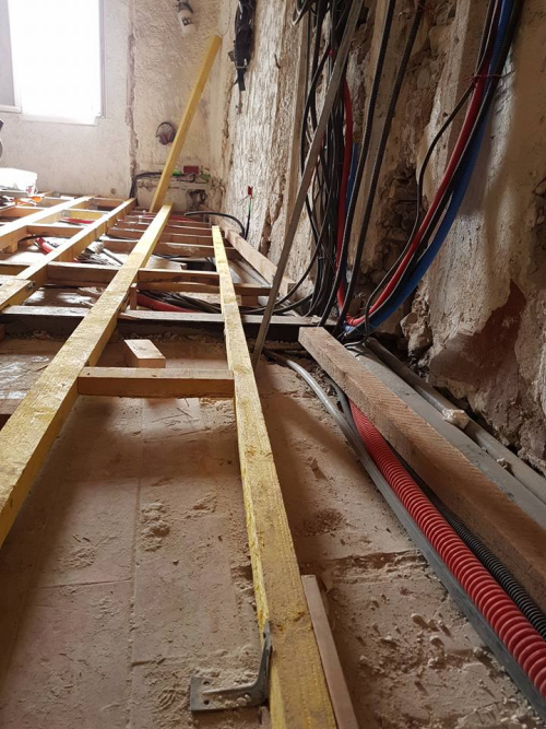 Floor and electraical wires Floor and electraical wires